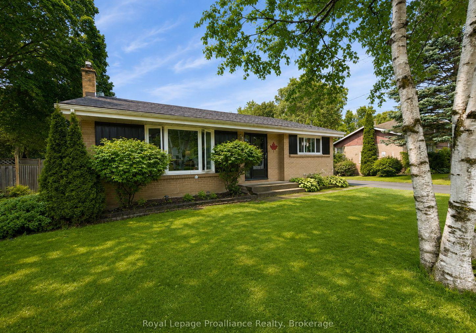 32-glen-road-belleville-ontario-x13695056