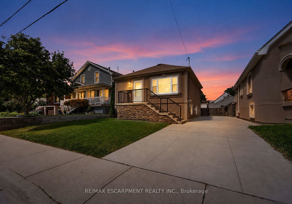 105-munn-street-hamilton-ontario-x13695426