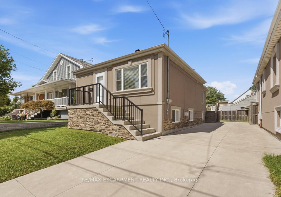 105-munn-street-hamilton-ontario-x13695426