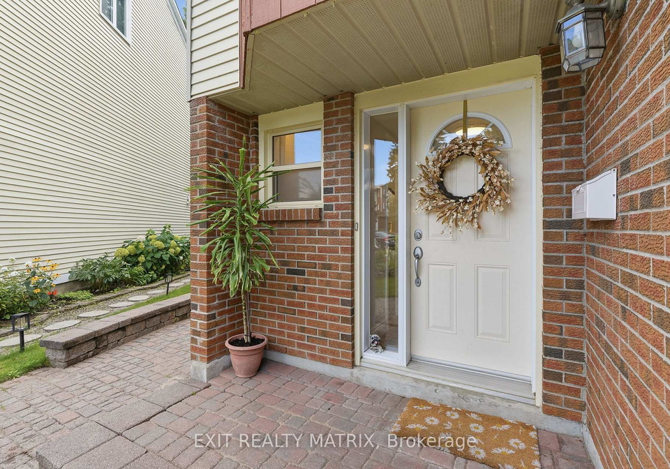 270-fernleaf-crescent-ottawa-ontario-x13695498