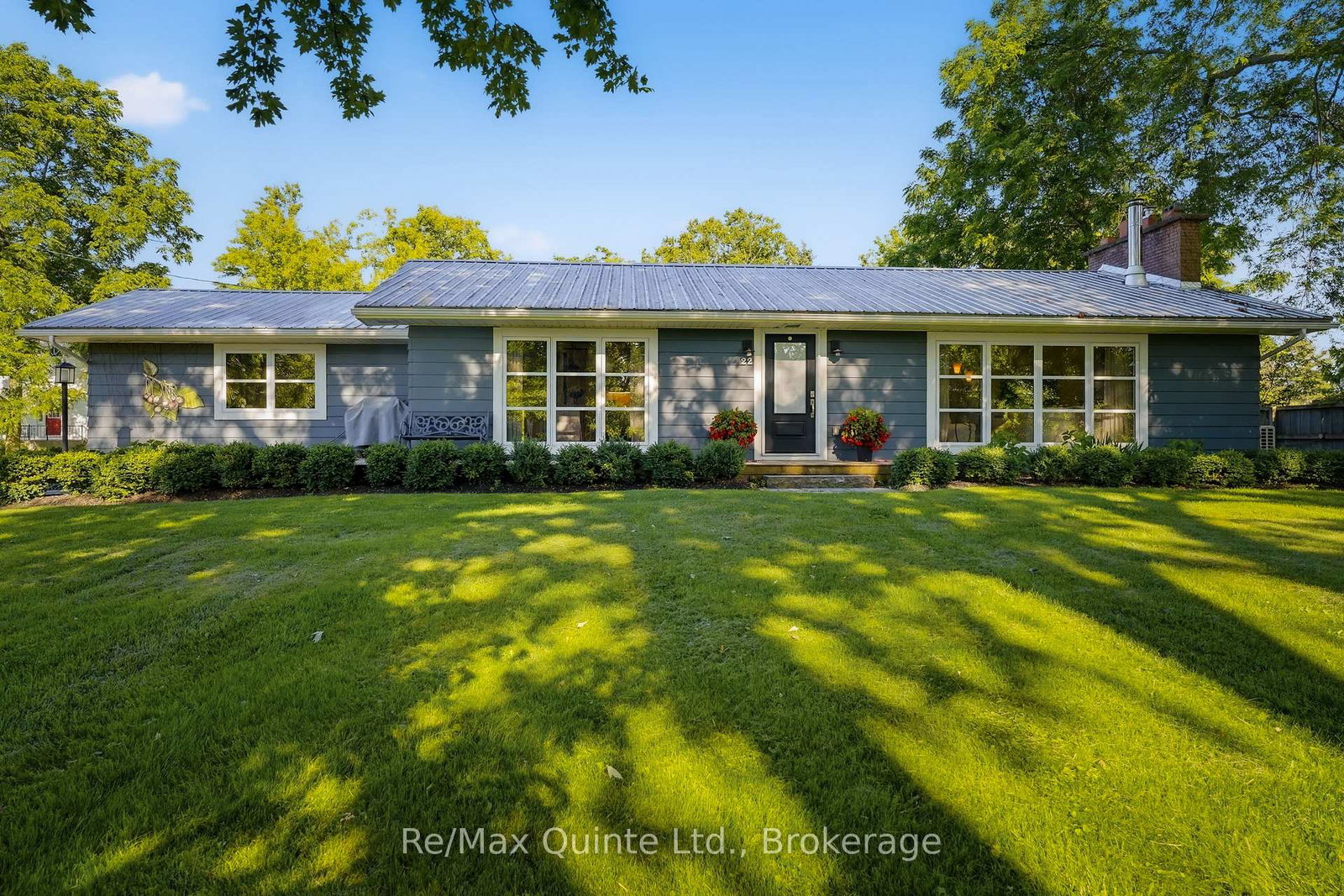 22-beckwith-street-prince-edward-county-ontario-x13695526