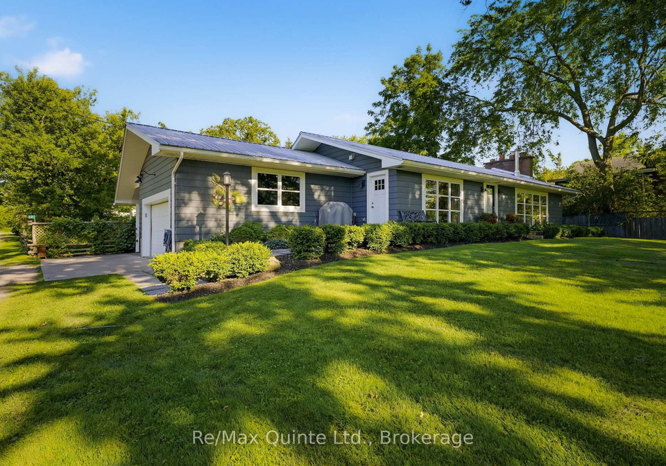 22-beckwith-street-prince-edward-county-ontario-x13695526