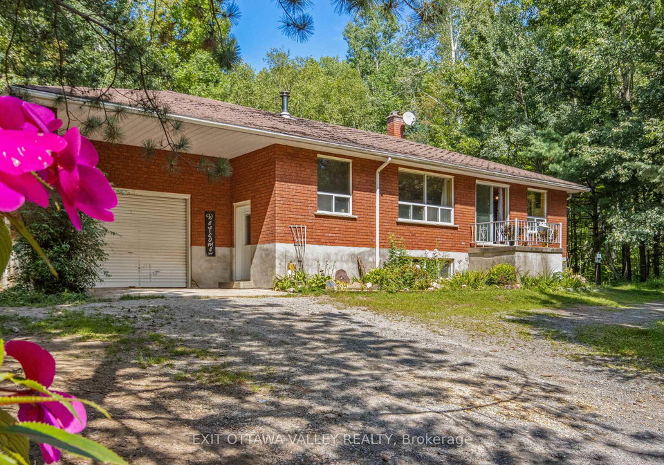 561-long-lake-road-madawaska-valley-ontario-x13695670