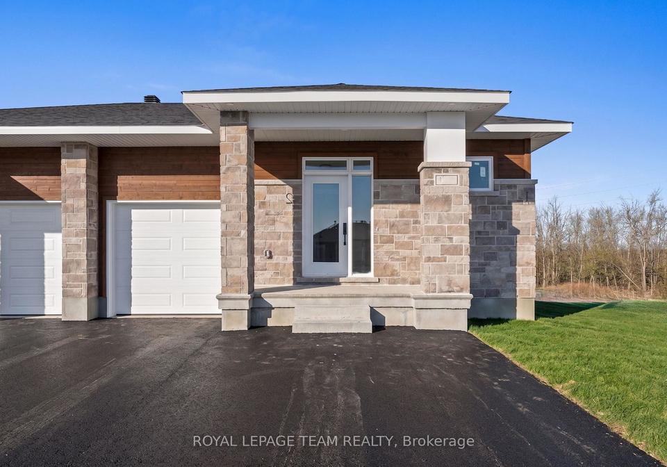 1124-moore-street-brockville-ontario-x13695928