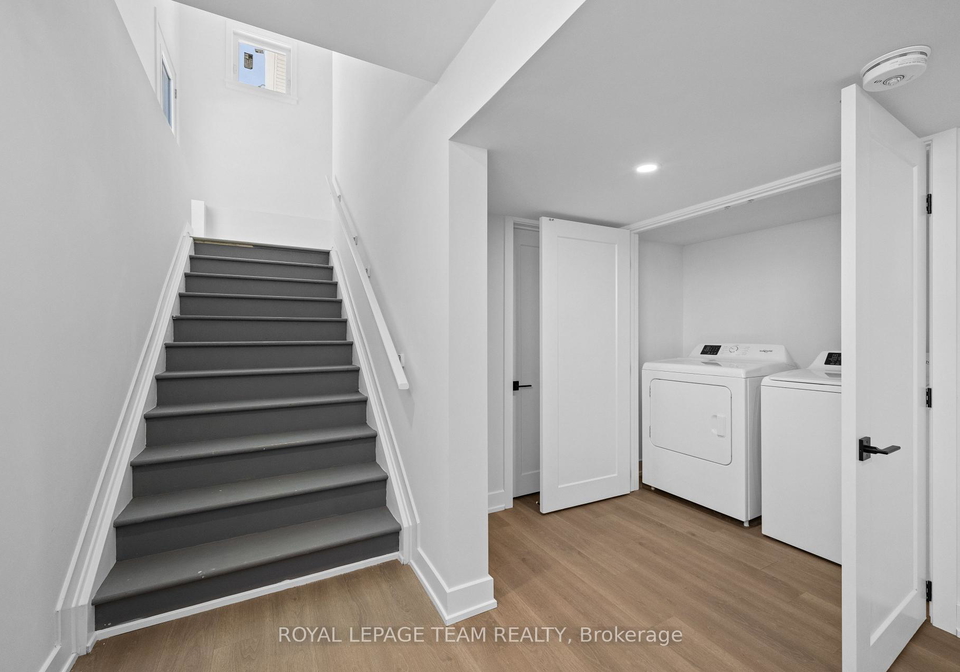 1124-moore-street-brockville-ontario-x13695928