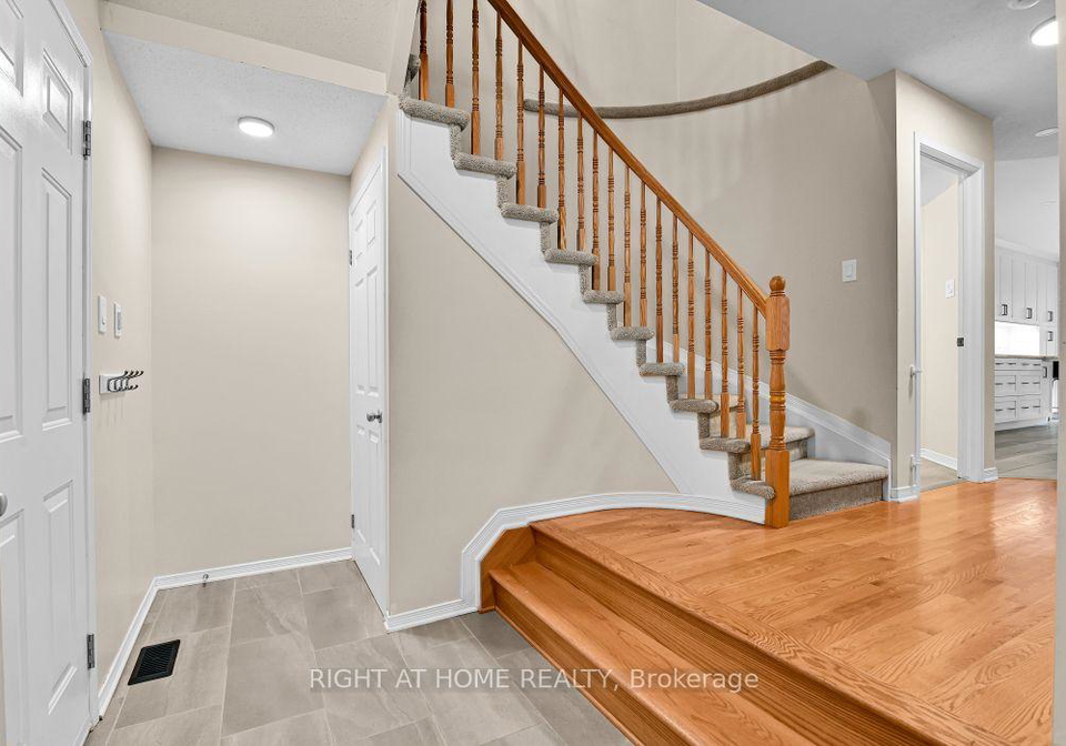 184-carwood-circle-ottawa-ontario-x13696156