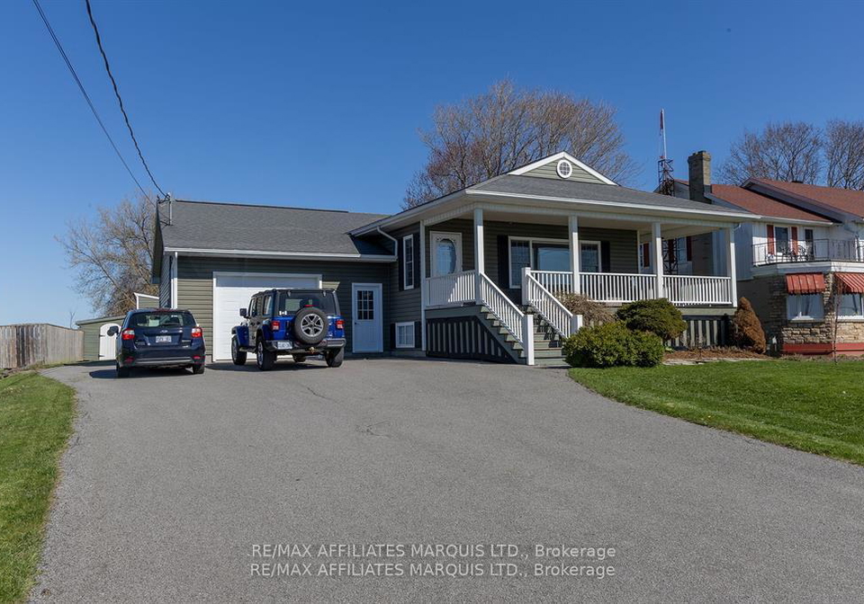 11851-lakeshore-drive-south-dundas-ontario-x13696408