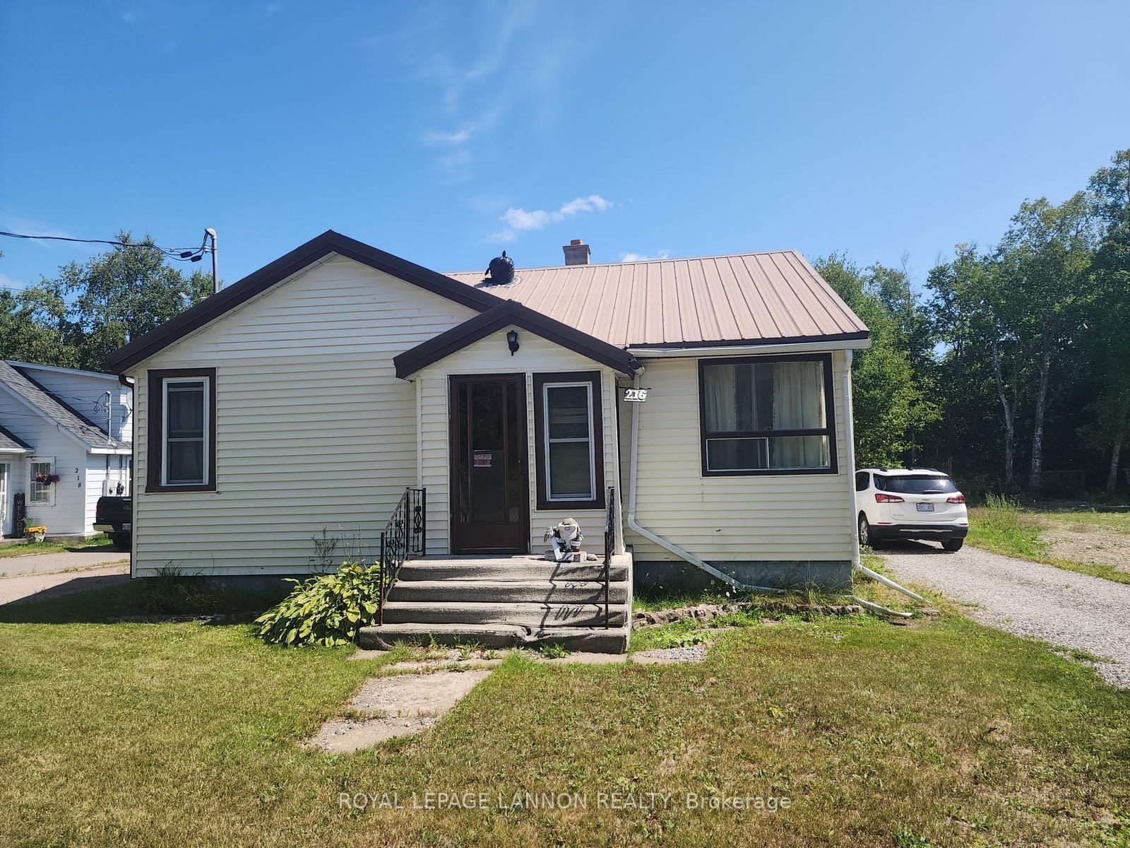 216-main-schreiber-ontario-x13696952