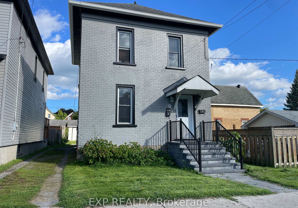 9-kent-street-smiths-falls-ontario-x13696990