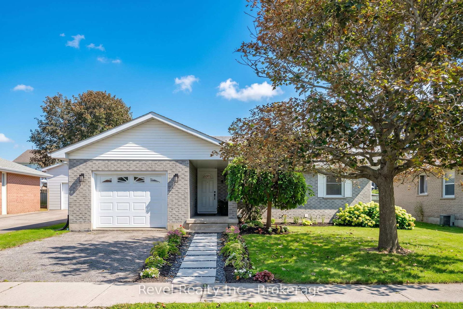 9-crestwood-avenue-kawartha-lakes-ontario-x13697226
