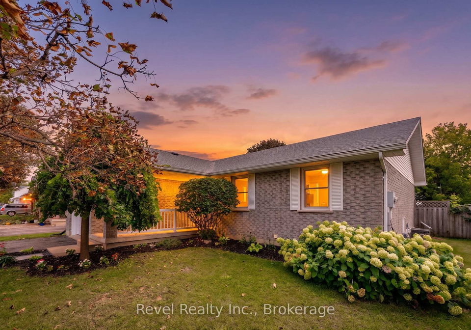 9-crestwood-avenue-kawartha-lakes-ontario-x13697226