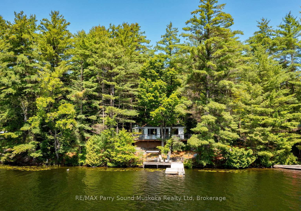 4-post-lane-seguin-ontario-x13697232