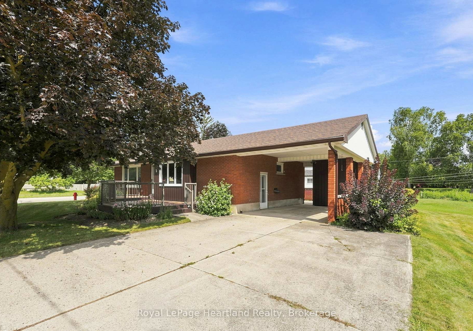 5-king-street-minto-ontario-x13697260