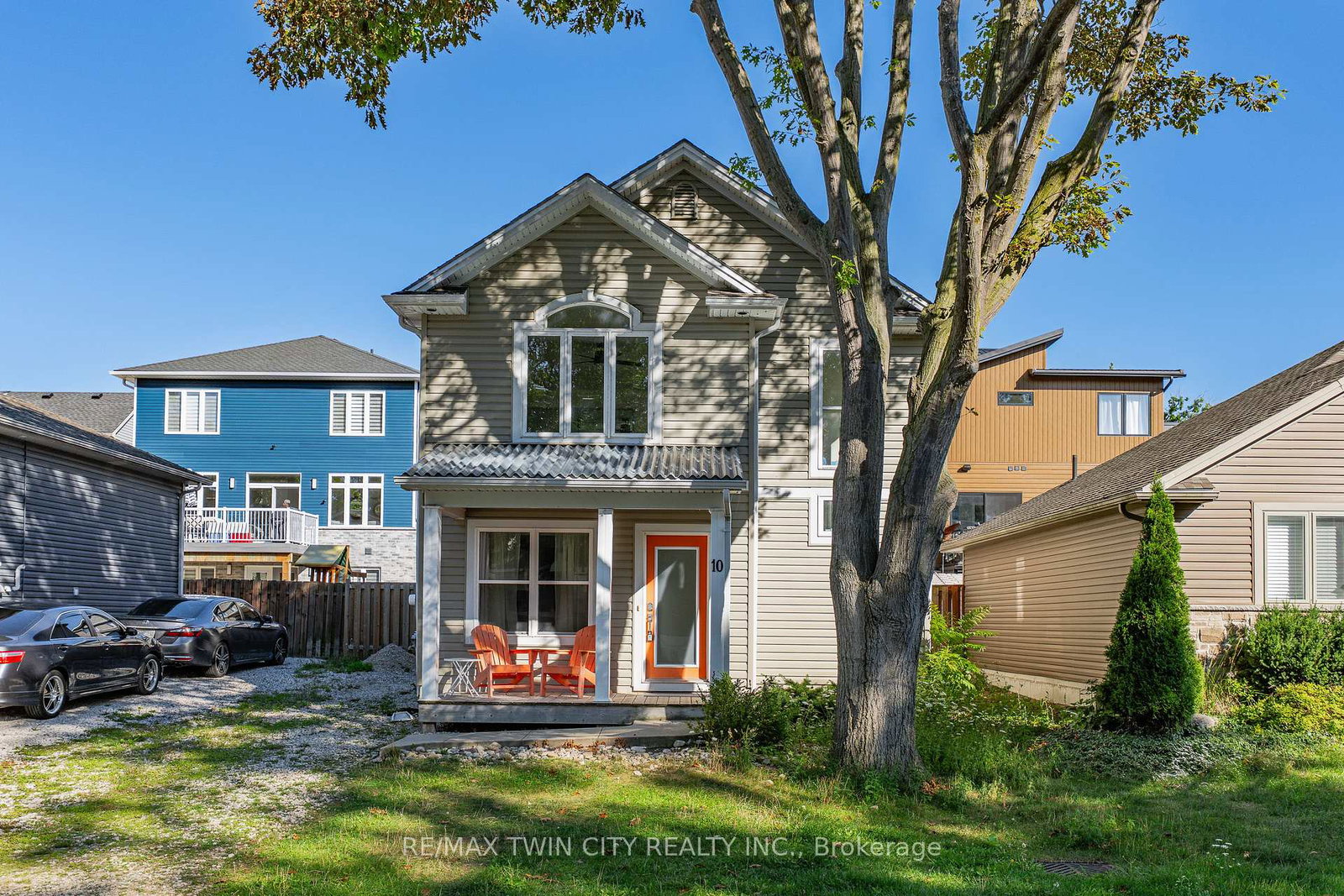 10-queens-avenue-lambton-shores-ontario-x13697346