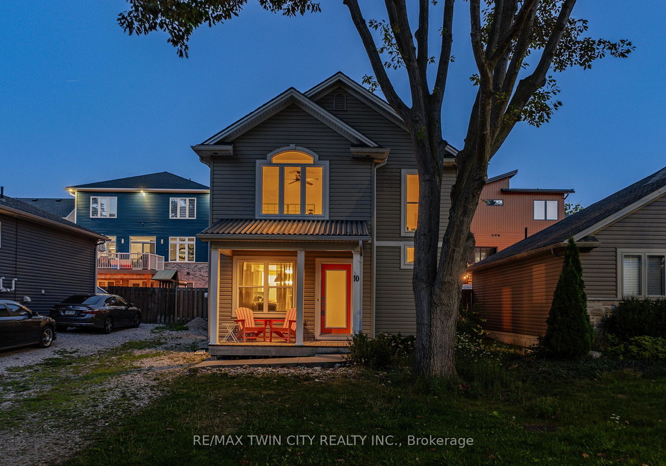 10-queens-avenue-lambton-shores-ontario-x13697346