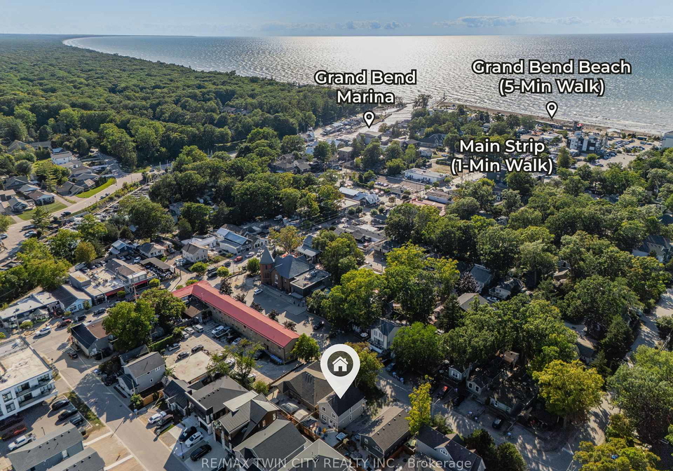 10-queens-avenue-lambton-shores-ontario-x13697346