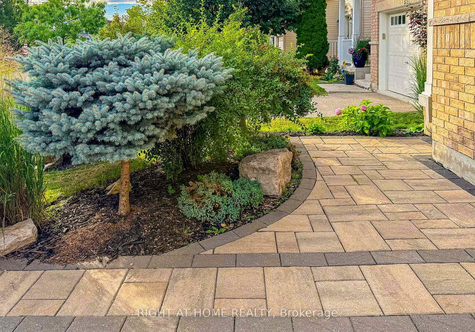 180-spring-creek-drive-hamilton-ontario-x13697494
