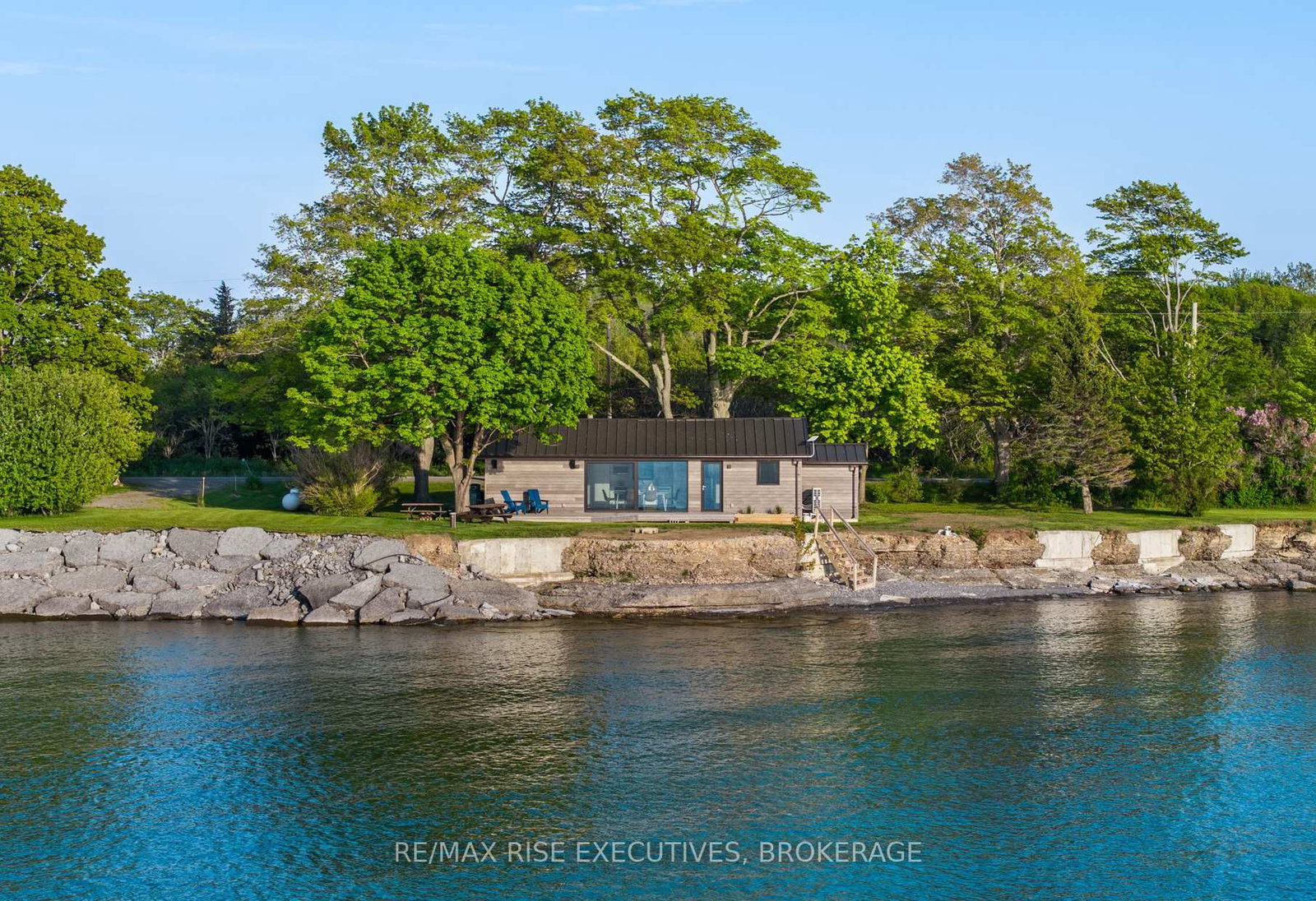 682-salmon-point-road-prince-edward-county-ontario-x13697670