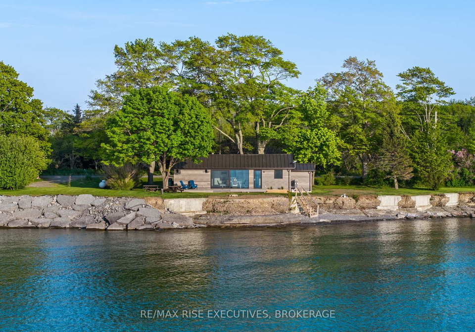 682-salmon-point-road-prince-edward-county-ontario-x13697670