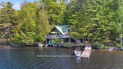 124-healey-lake-water-the-archipelago-ontario-x13697692