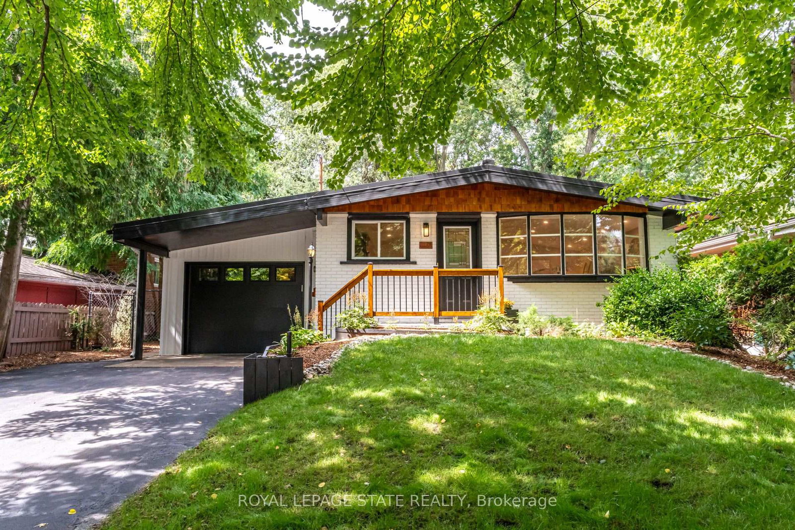 28-helen-street-hamilton-ontario-x13697824
