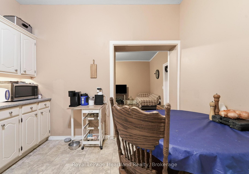 132-queen-street-central-huron-ontario-x13698046