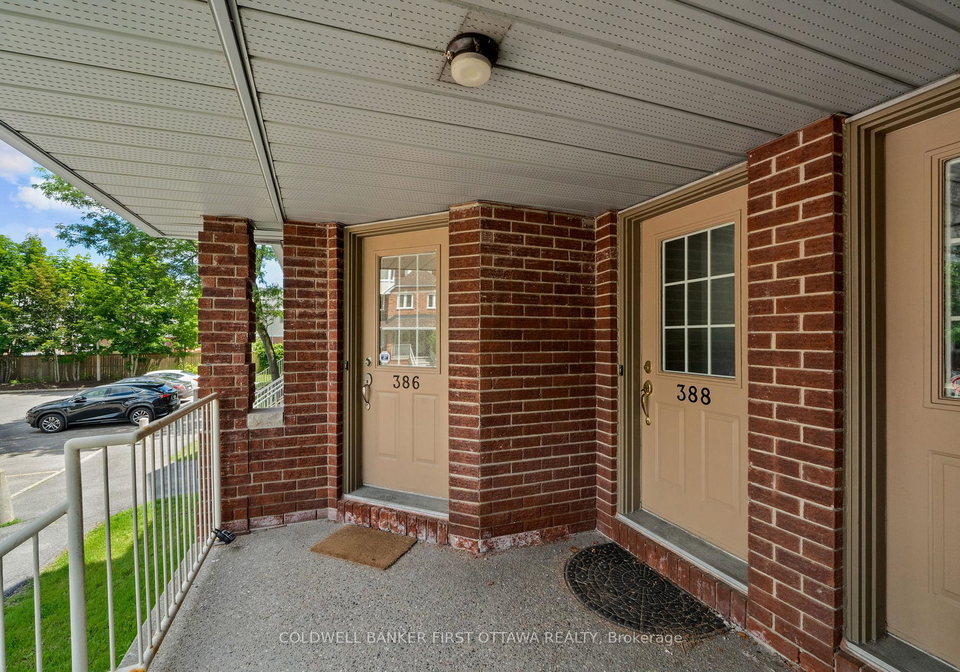 386-briston-private-ottawa-ontario-x13698098