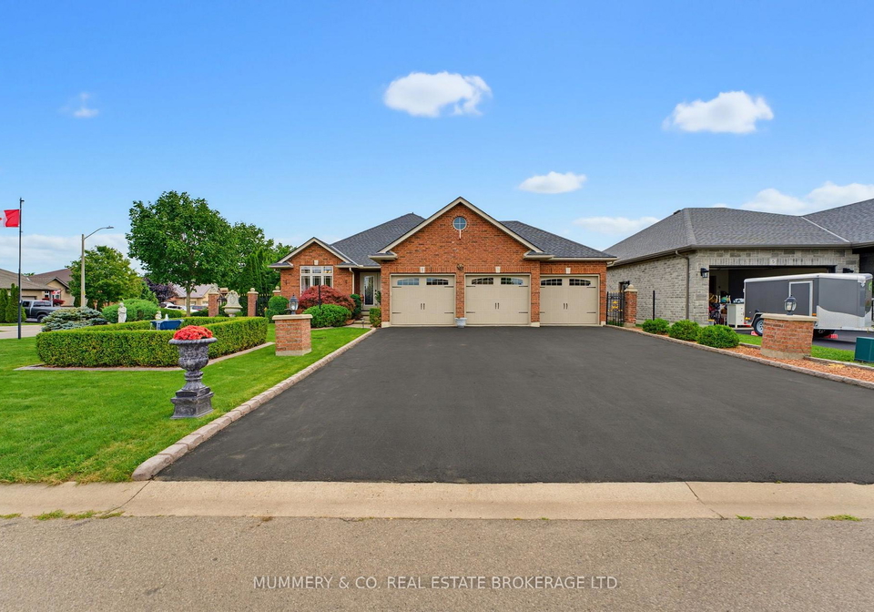 1-galinee-trail-norfolk-ontario-x13698116