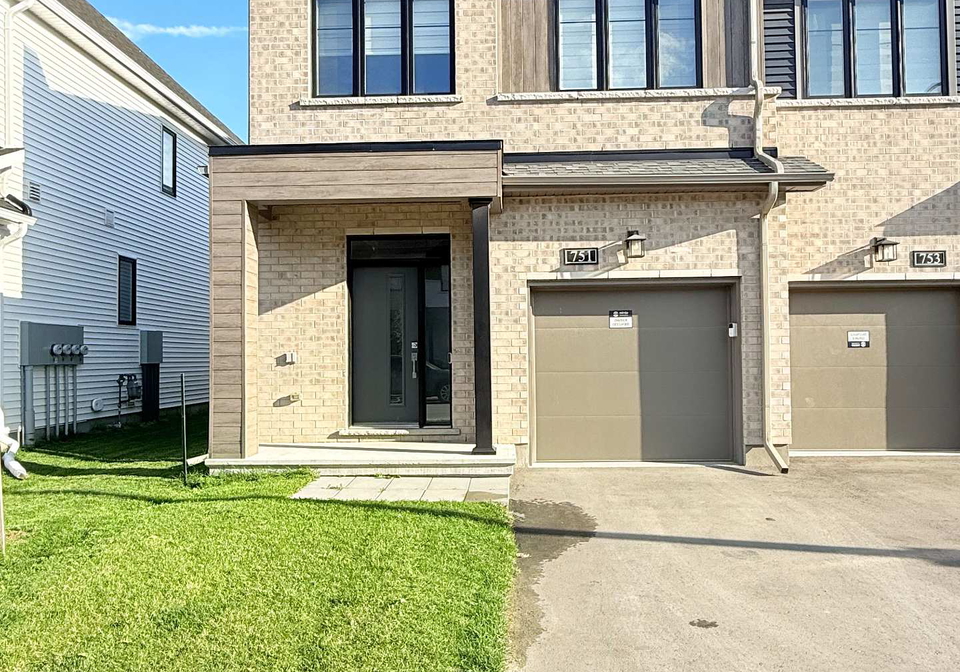 751-fairline-row-ottawa-ontario-x13698180