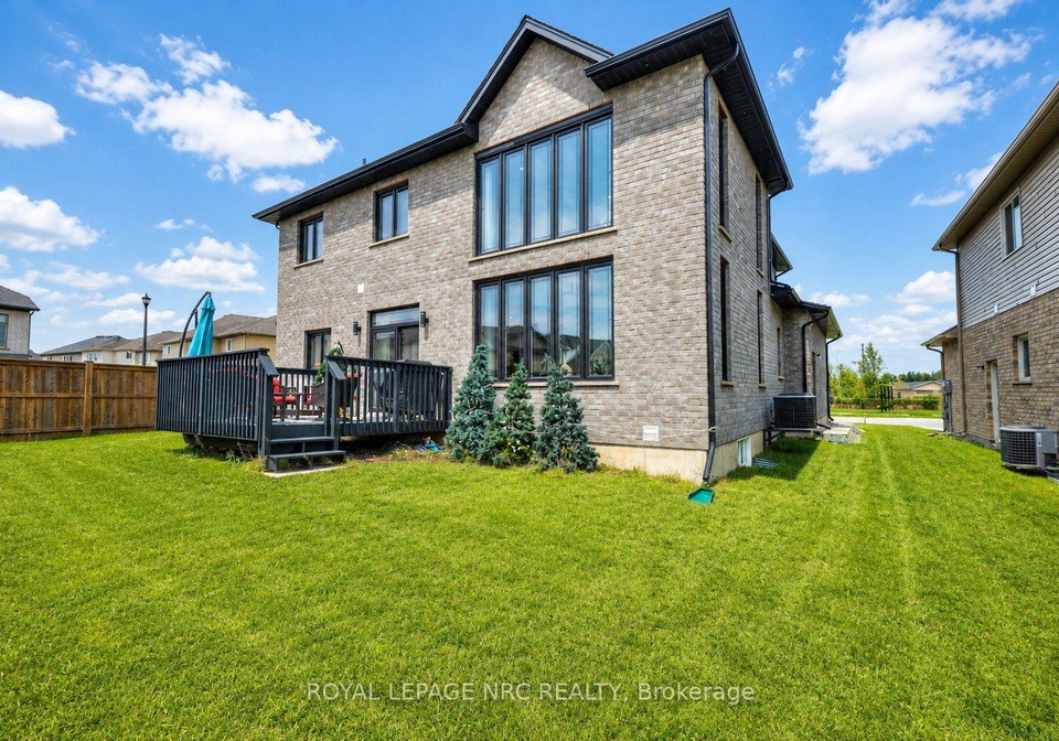 31-bergenstein-crescent-pelham-ontario-x13698432