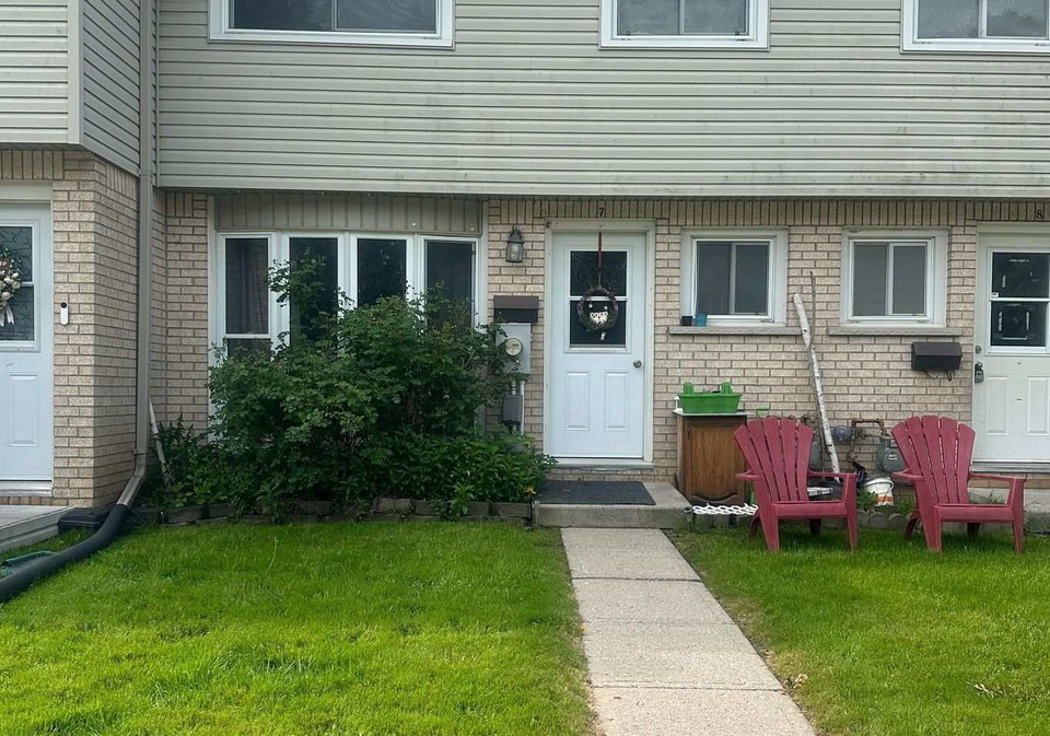75-springbank-avenue-n-woodstock-ontario-x13698714