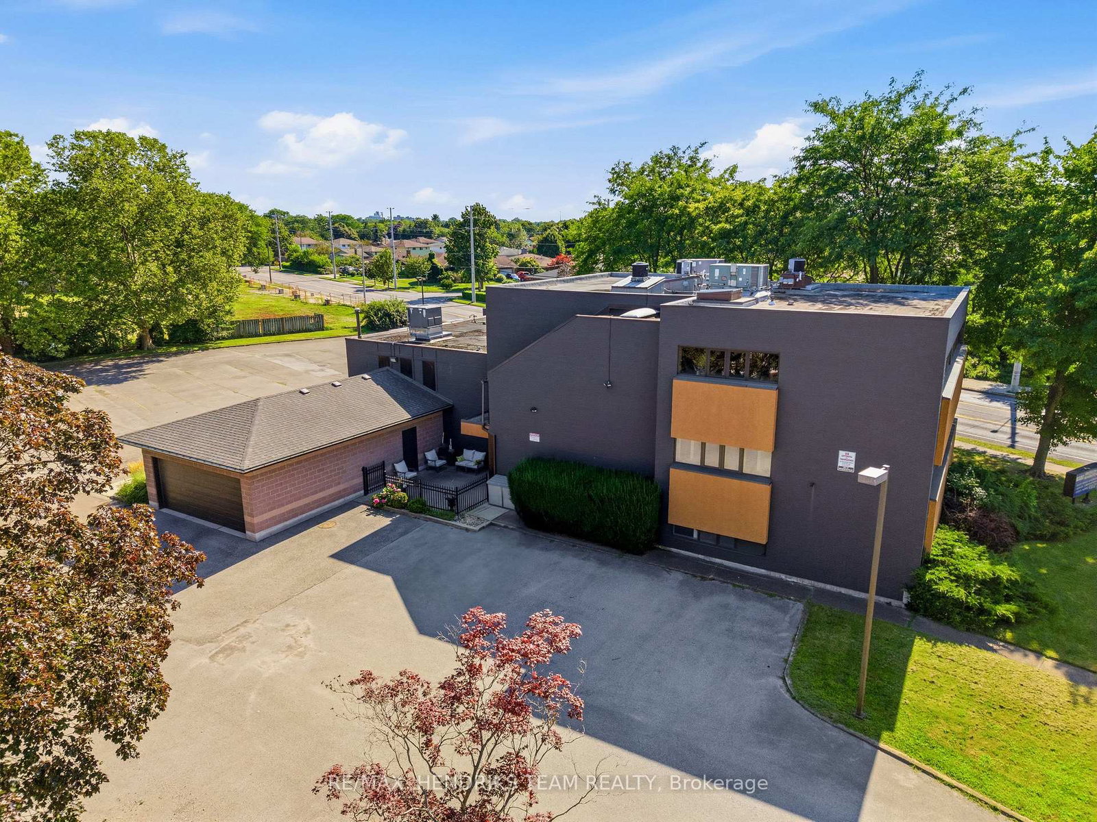 320-vine-street-st-catharines-ontario-x13698788