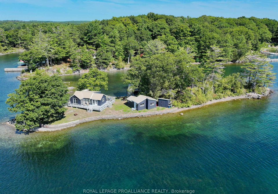 1-black-cat-island-leeds-and-the-thousand-islands-ontario-x13698932