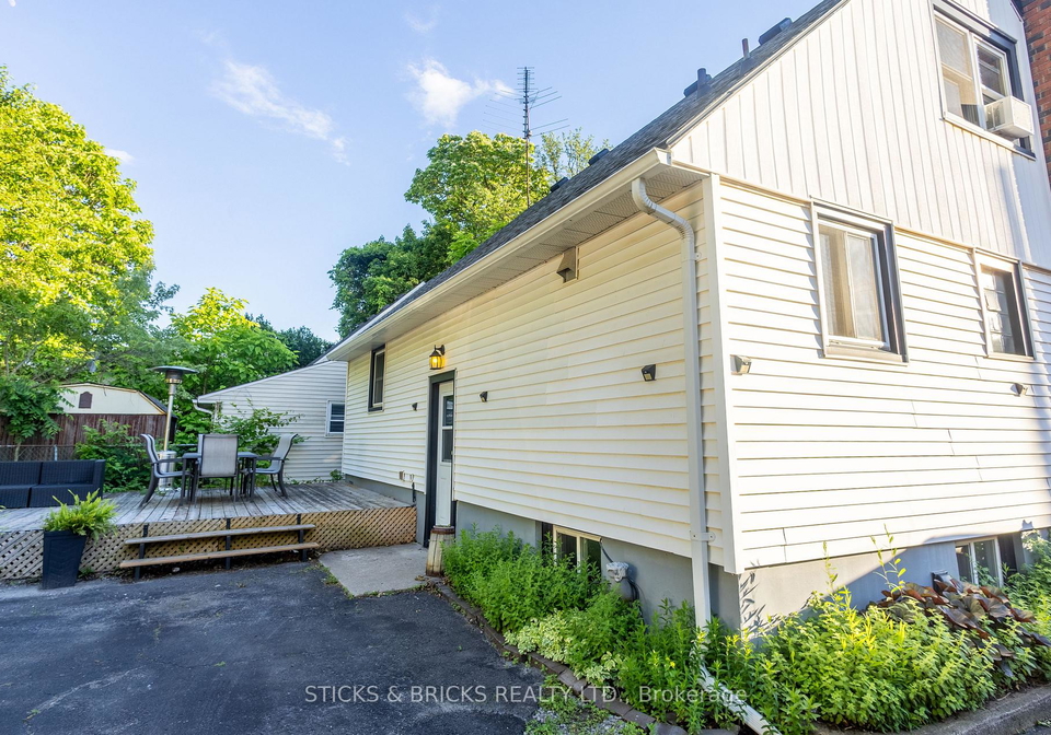 6088-dorchester-road-niagara-falls-ontario-x13698948