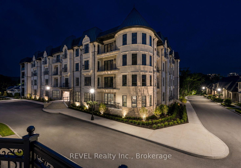 2-arbourvale-common-st-catharines-ontario-x13698952