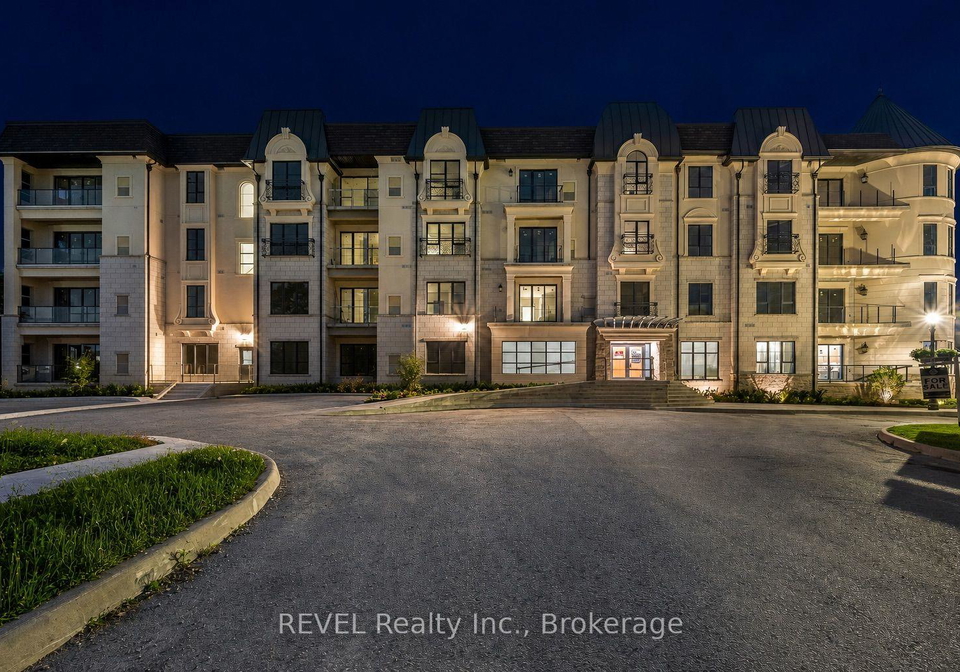 2-arbourvale-common-st-catharines-ontario-x13698952