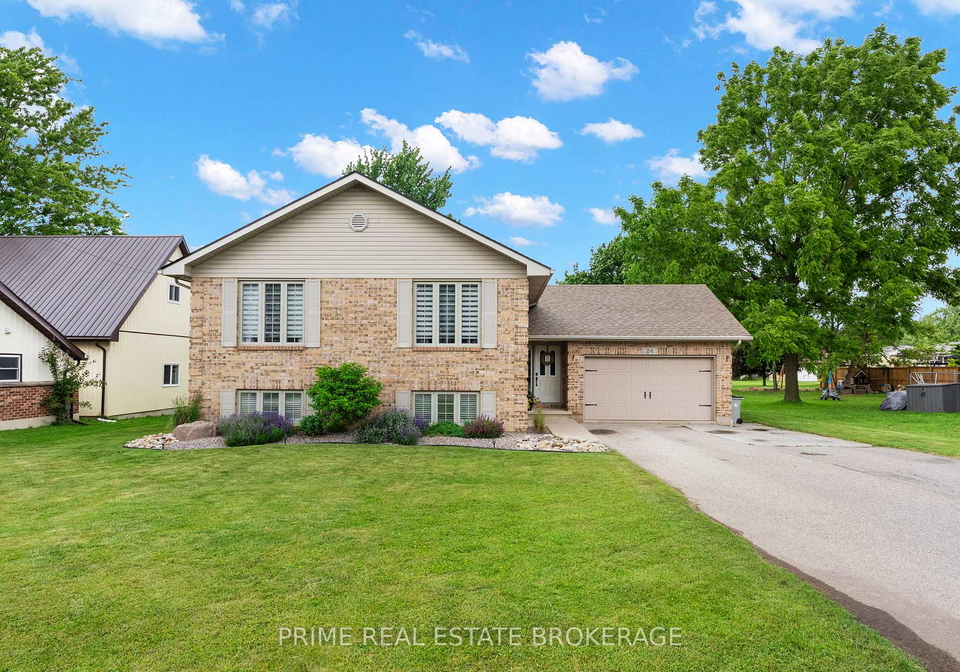 24-queen-street-w-lambton-shores-ontario-x13699350
