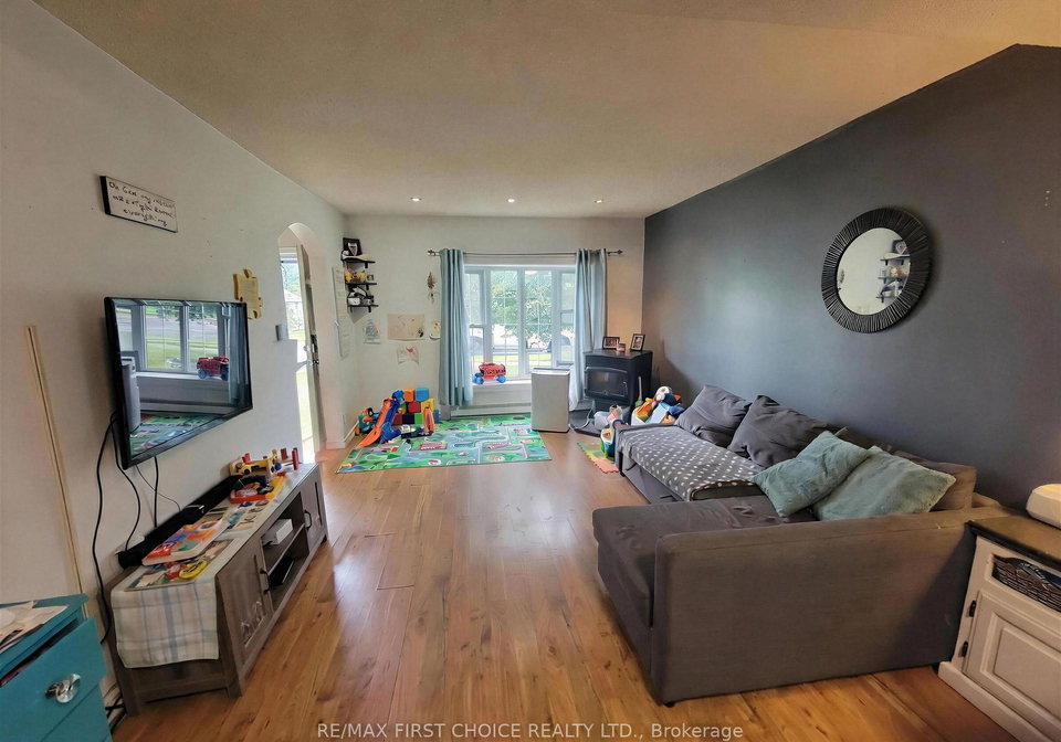 1032-third-street-e-fort-frances-ontario-x13699536