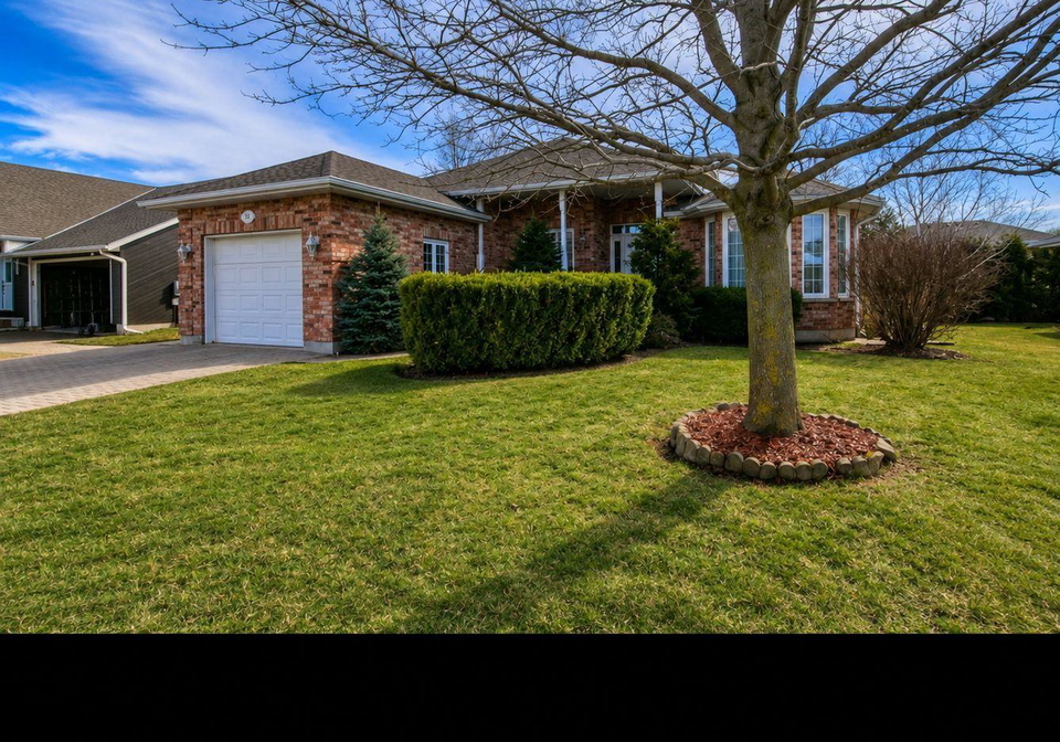 740-scott-street-w-north-perth-ontario-x13699636