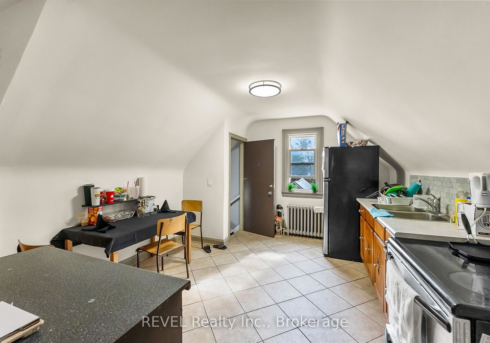 28-division-street-st-catharines-ontario-x13699826