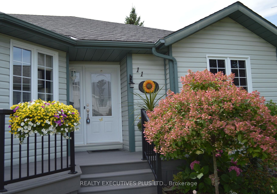 11-grove-street-south-dundas-ontario-x13700052