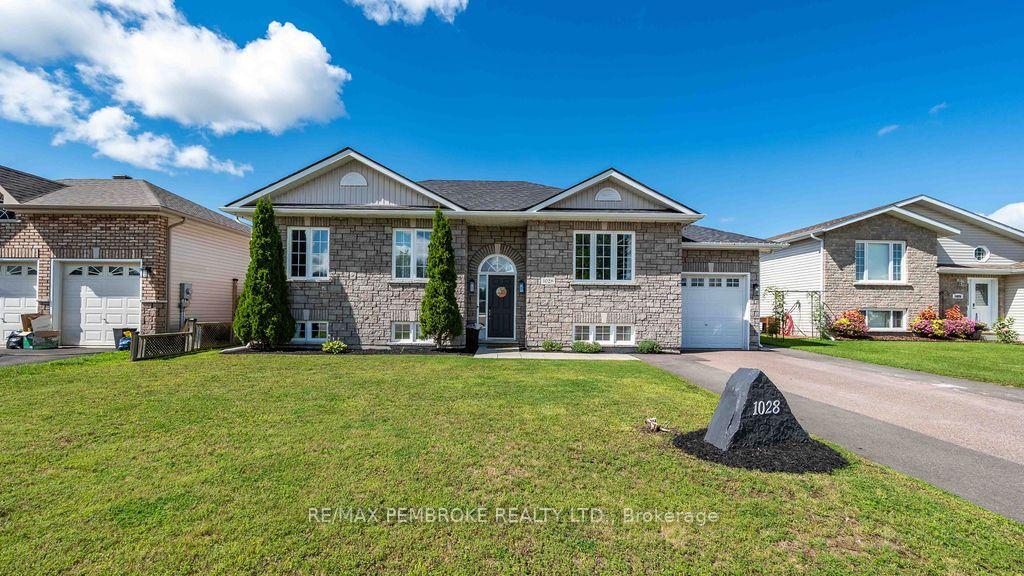 1028-limestone-trail-petawawa-ontario-x13700208
