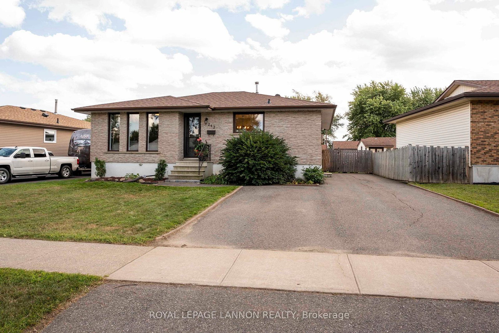 242-fanshaw-st-thunder-bay-ontario-x13700320