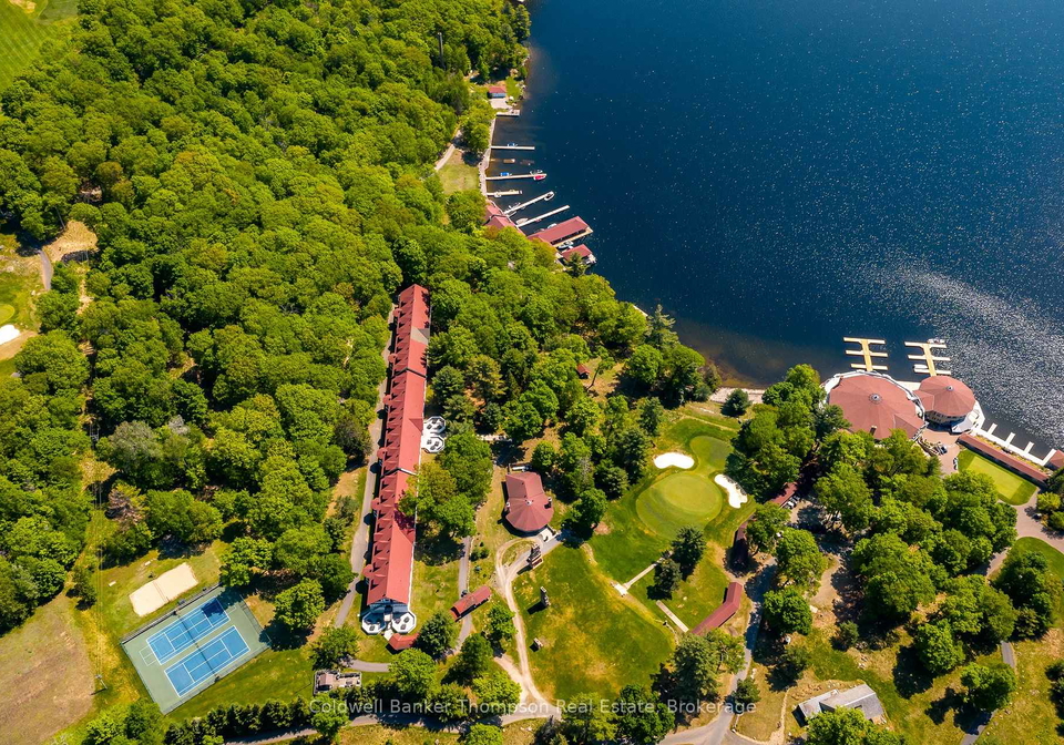 12-bigwin-island-lake-of-bays-ontario-x13700326