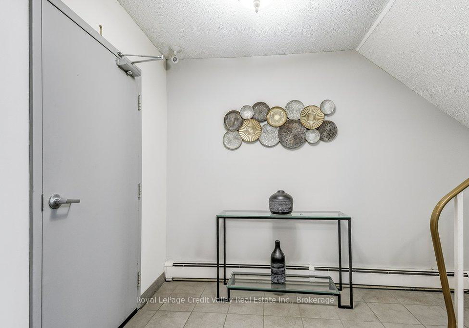 6-shettleston-drive-cambridge-ontario-x13700334