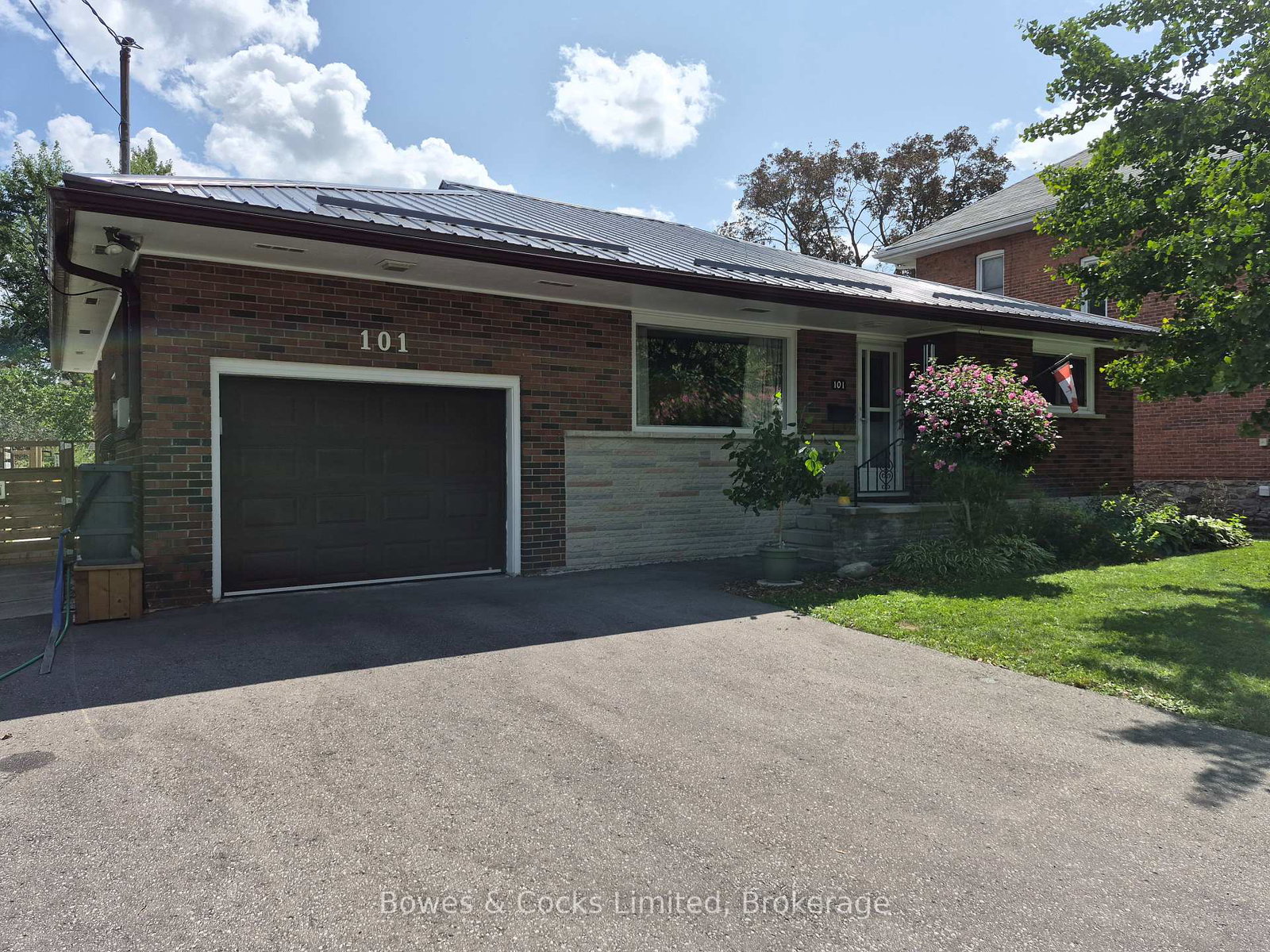 101-russell-street-kawartha-lakes-ontario-x13700356