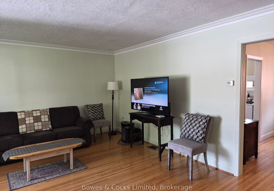 101-russell-street-kawartha-lakes-ontario-x13700356