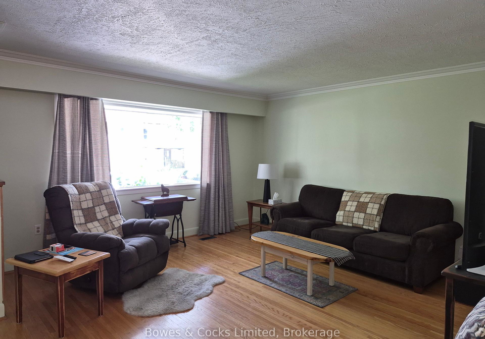 101-russell-street-kawartha-lakes-ontario-x13700356