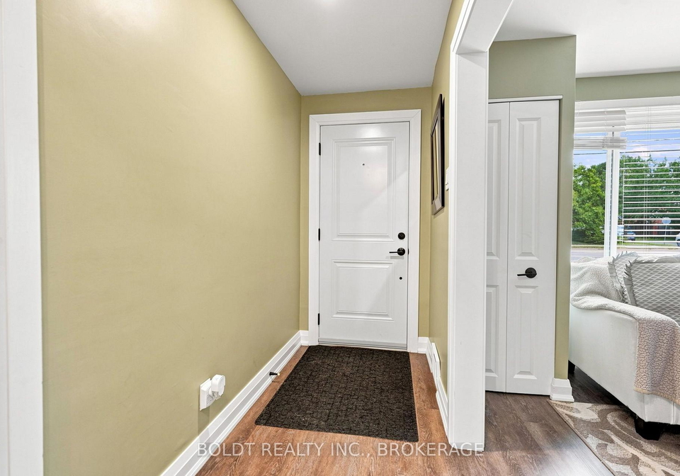 8166-thorold-stone-main-road-niagara-falls-ontario-x13700452