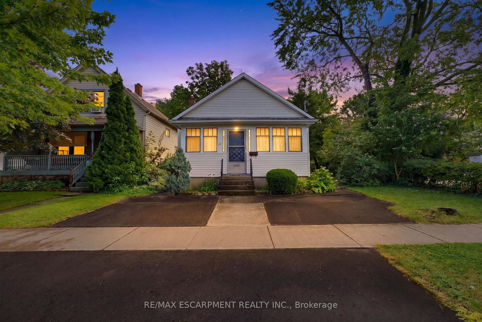 22-mildred-avenue-st-catharines-ontario-x13700720